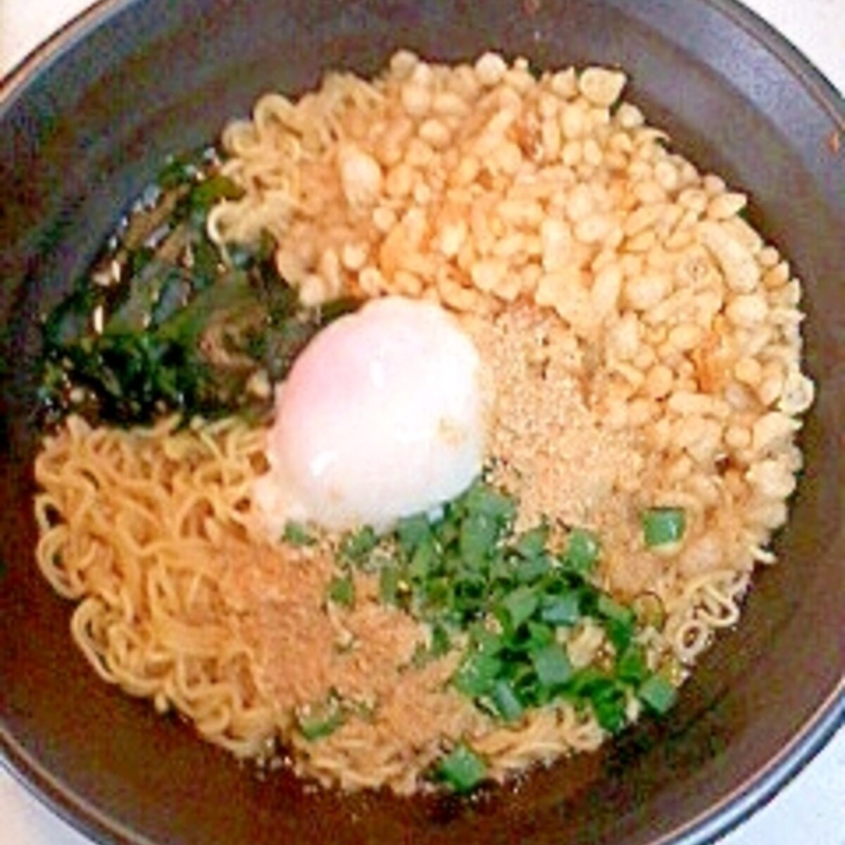 インスタントラーメン 天かすと温玉のせ レシピ 作り方 By ジョンとポーク 楽天レシピ インスタントラーメン 天かすと温玉のせ レシピ 作り方 By ジョンとポーク 楽天レシピ
